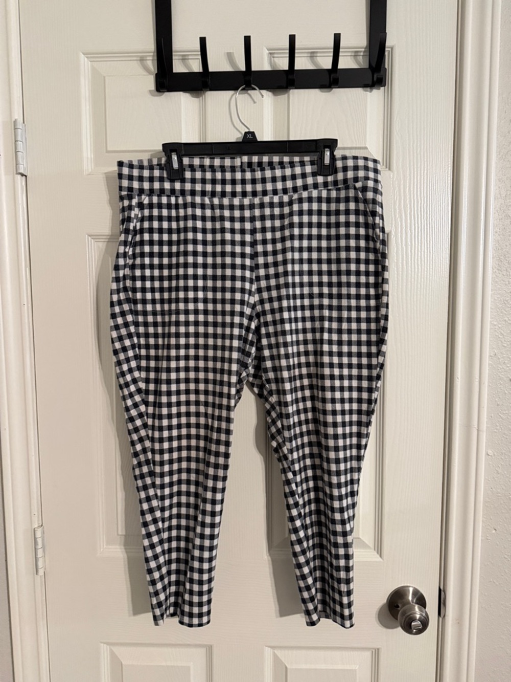 torrid Black and White Gingham capri pants